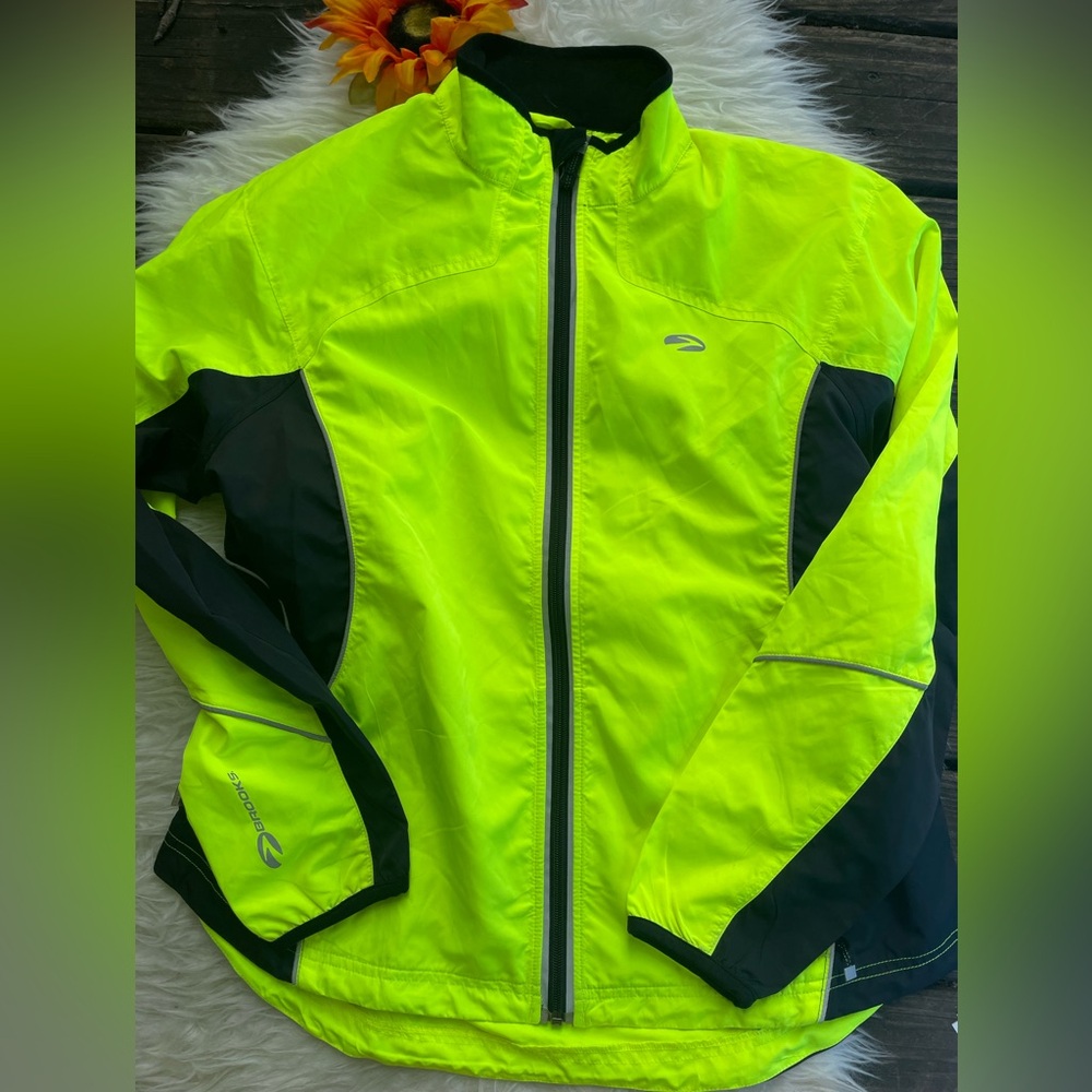 Brooks Reflective Running Lightweight Full Zip Ja… - image 4